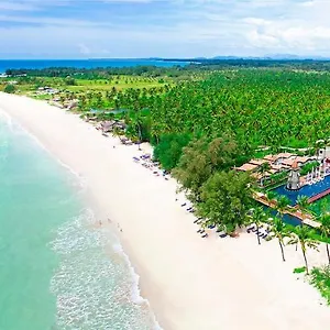 Graceland Khaolak Beachfront Кхаулак