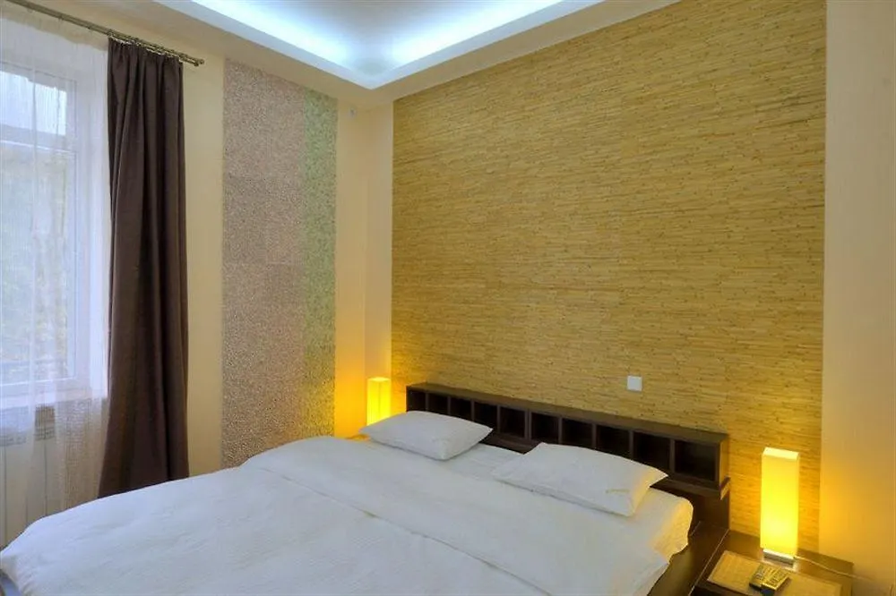 Kievinn 3*, Kyiv