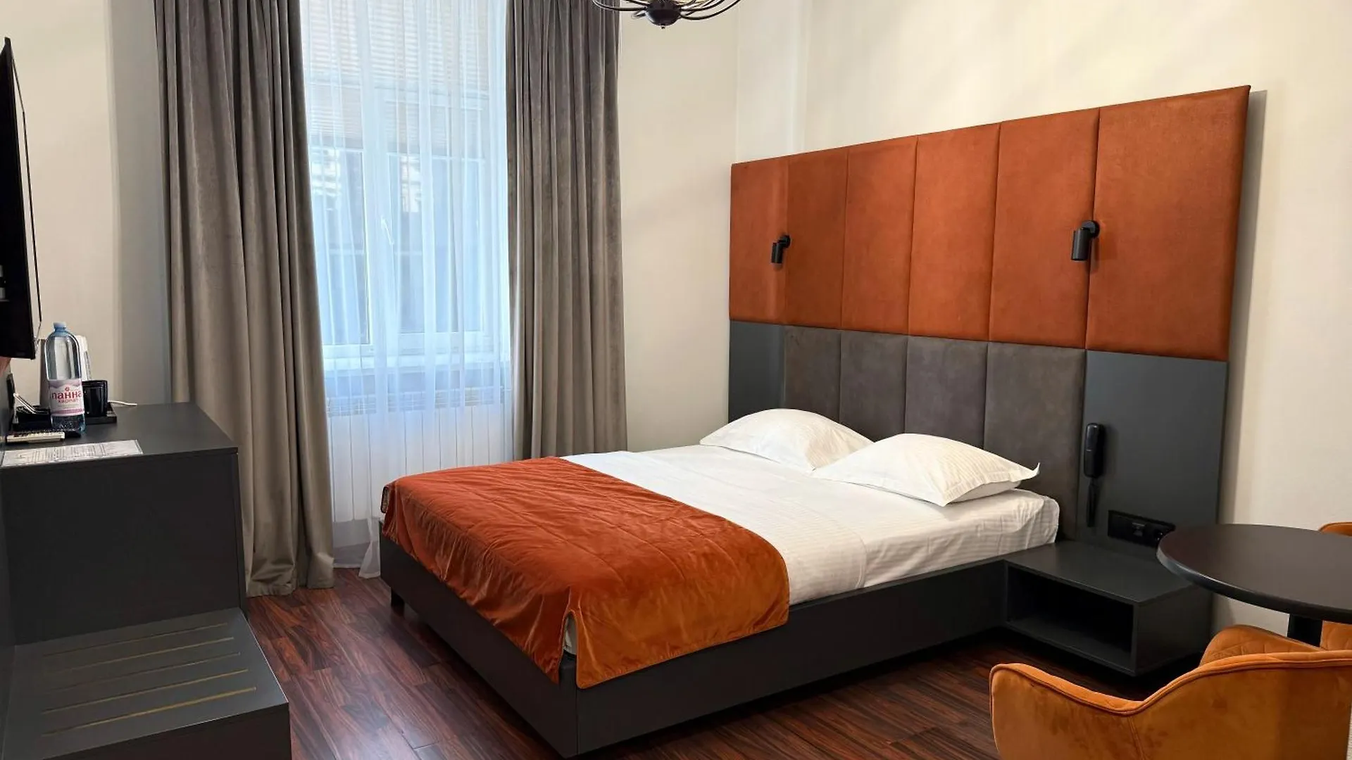 Kievinn 3*, Kyiv Ukraine